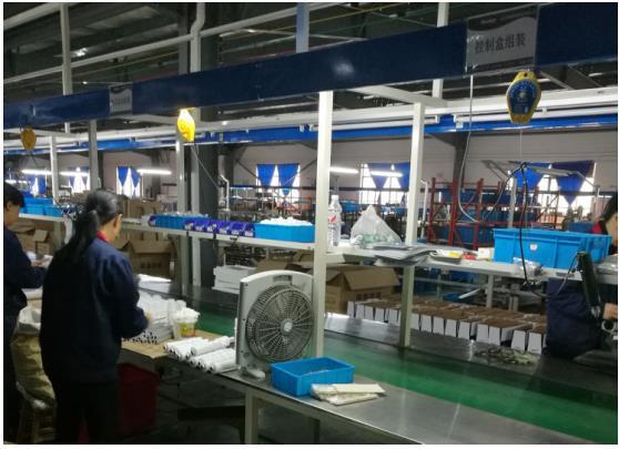 好易点工厂全力备战年度旺季，电动智能晾衣架畅销国内外电子商务市场